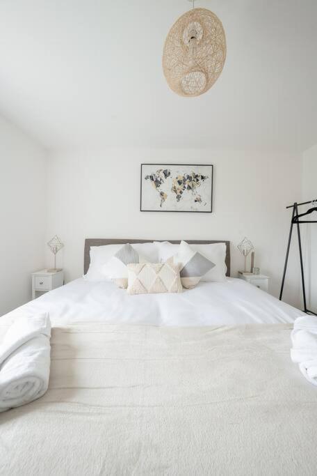 Stylish 2-Bed Home - For Company Contractor And Leisure Stays - Nec, Airport, Hs2, Contractors, Resort World Бирмингем Экстерьер фото